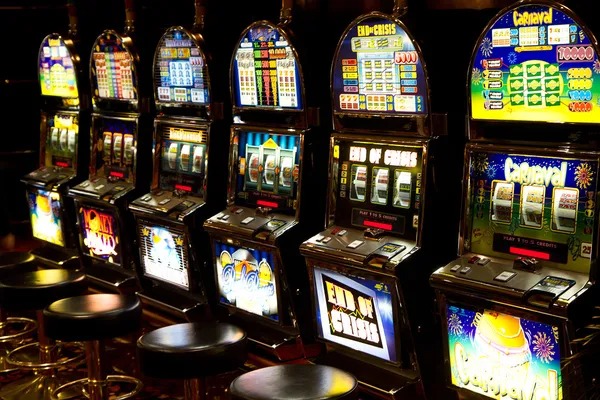Pretty Gaming live blackjack table with dealer and multi-camera display on jagoanspin app
