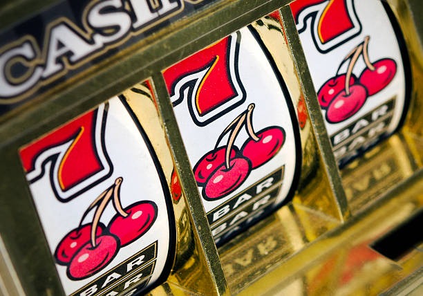 Pretty Gaming baccarat table with live dealer and betting grid